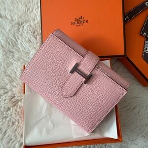 Brand New! 🩷 Hermes Bearn Wallet Sakura Pink chèvre leather PHW, stamp G (2026)